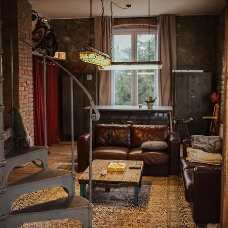 Loft Apartment *