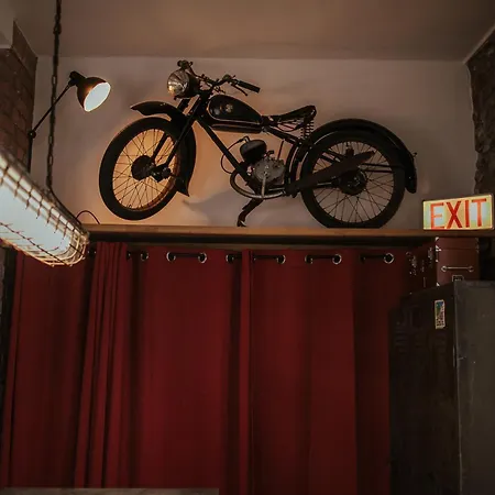 Loft Apartment *